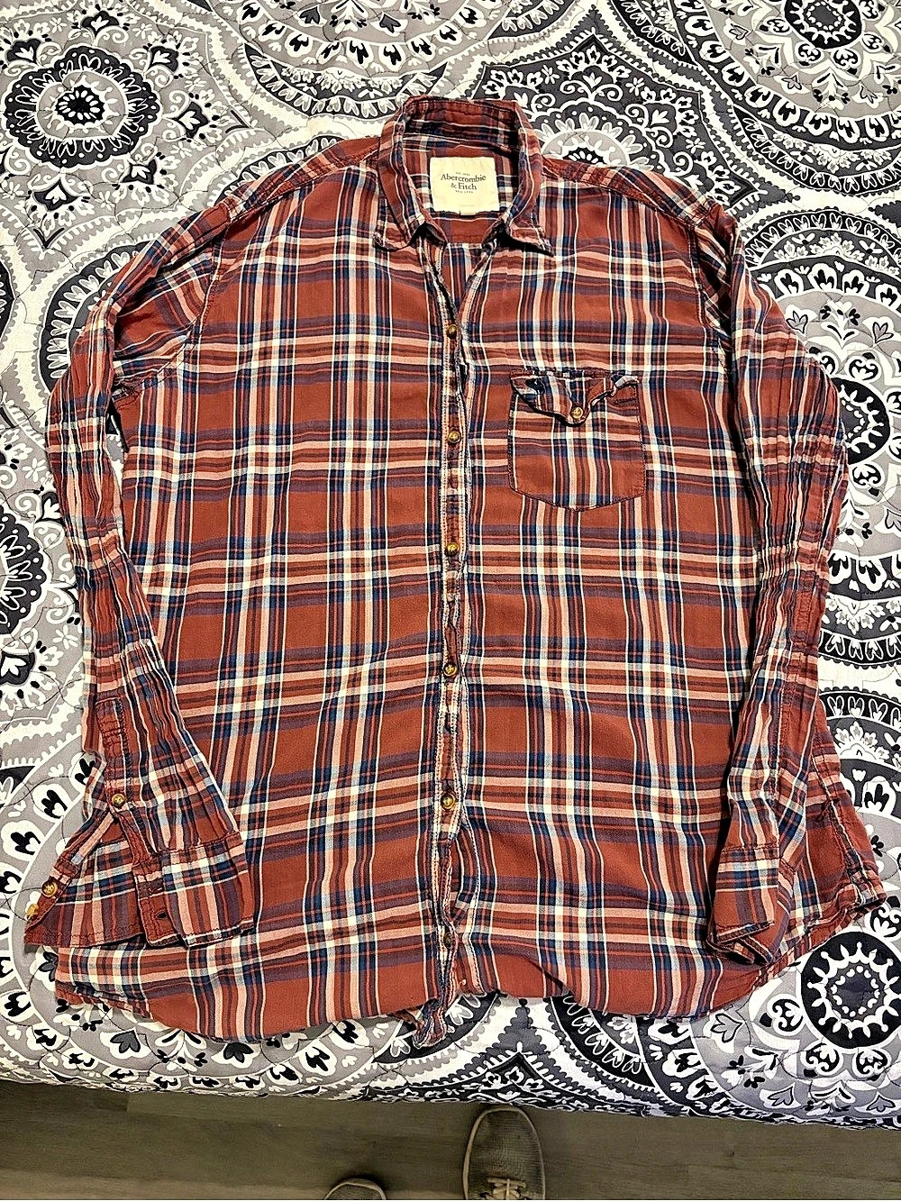 Abercrombie & Fitch Men's Plaid Shirt
Woman’s Size Medium